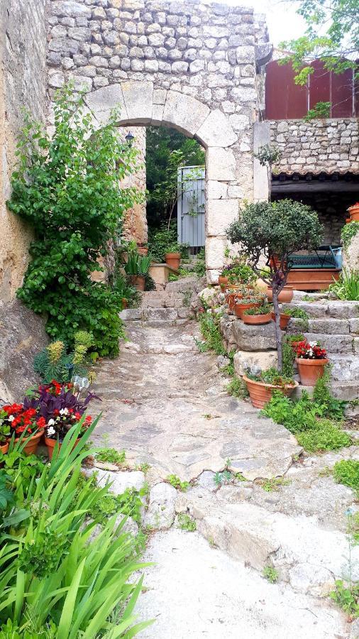 La Garde Adhemar, L'Escalier Medieval ภายนอก รูปภาพ
